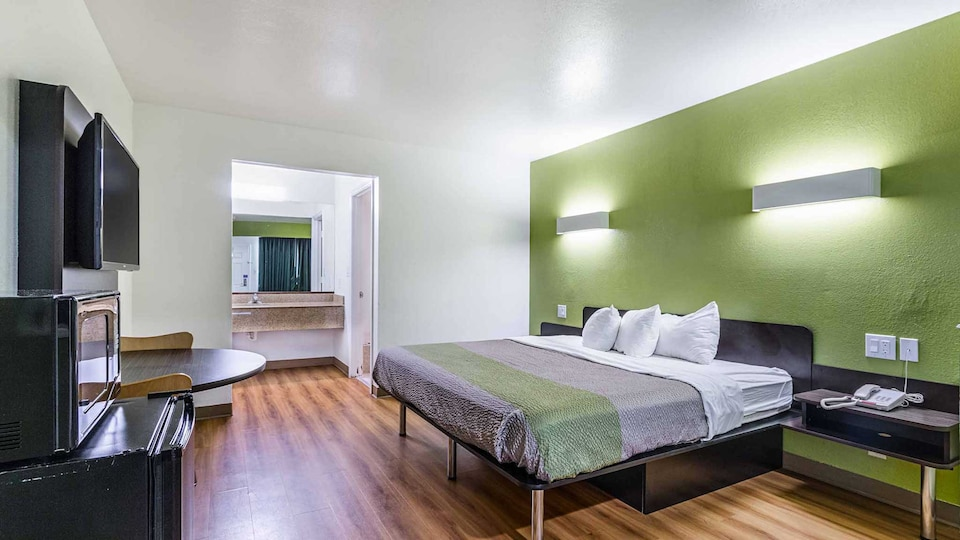 King bed guest room at Motel 6 San Marcos, TX - North
