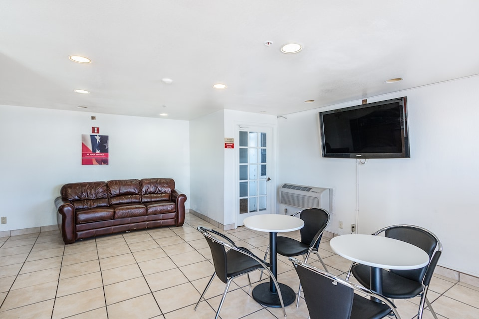 Lobby at Motel 6 San Marcos, TX - North